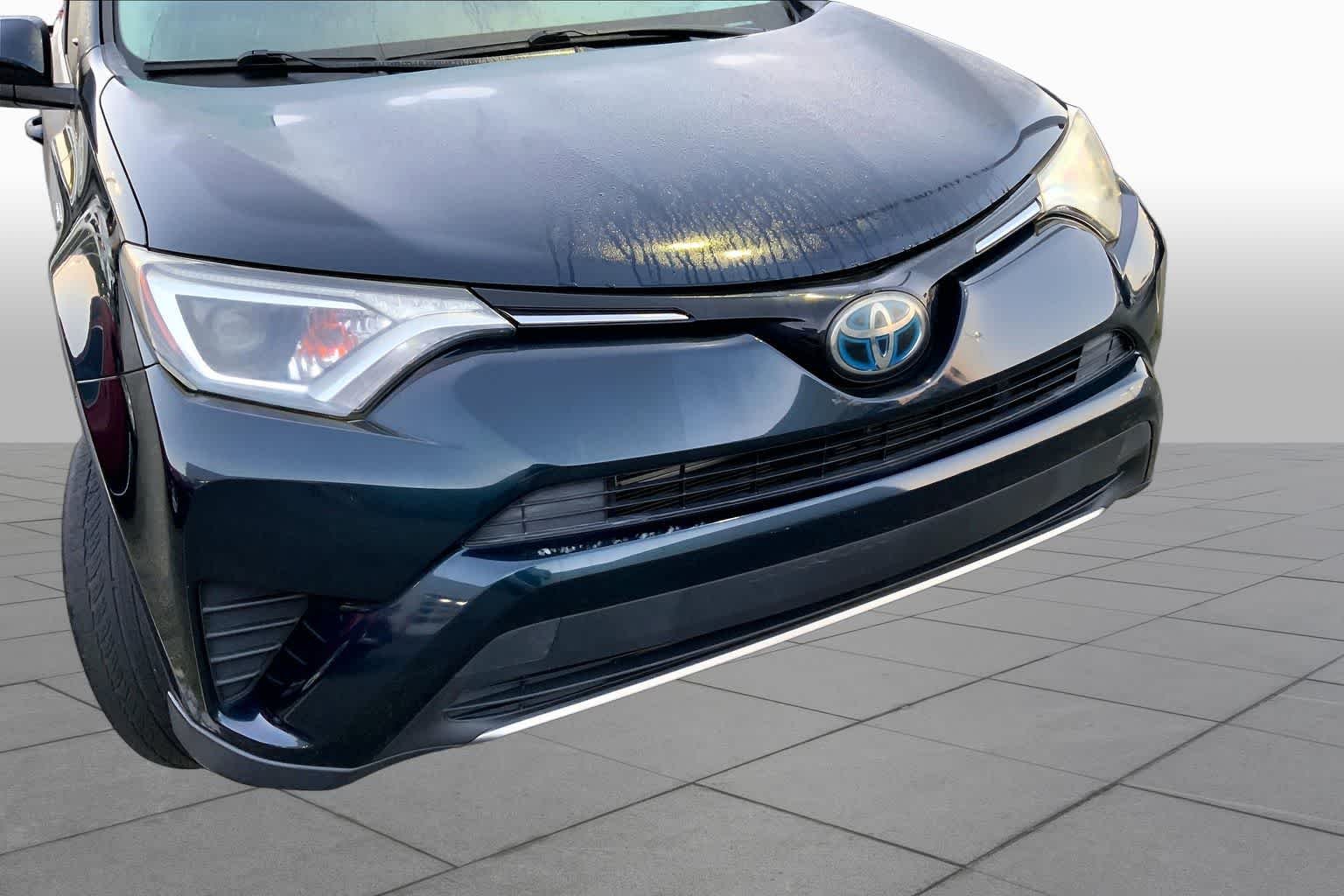 Used 2018 Galactic Aqua Mica Toyota Hybrid LE image 43