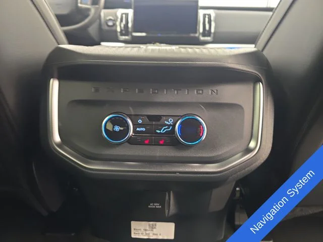 New 2026 Star White Metallic Tri-Coat Ford MAX Platinum® image 15