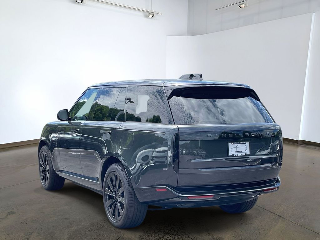New 2026 Carpathian Grey Land Rover SE image 6