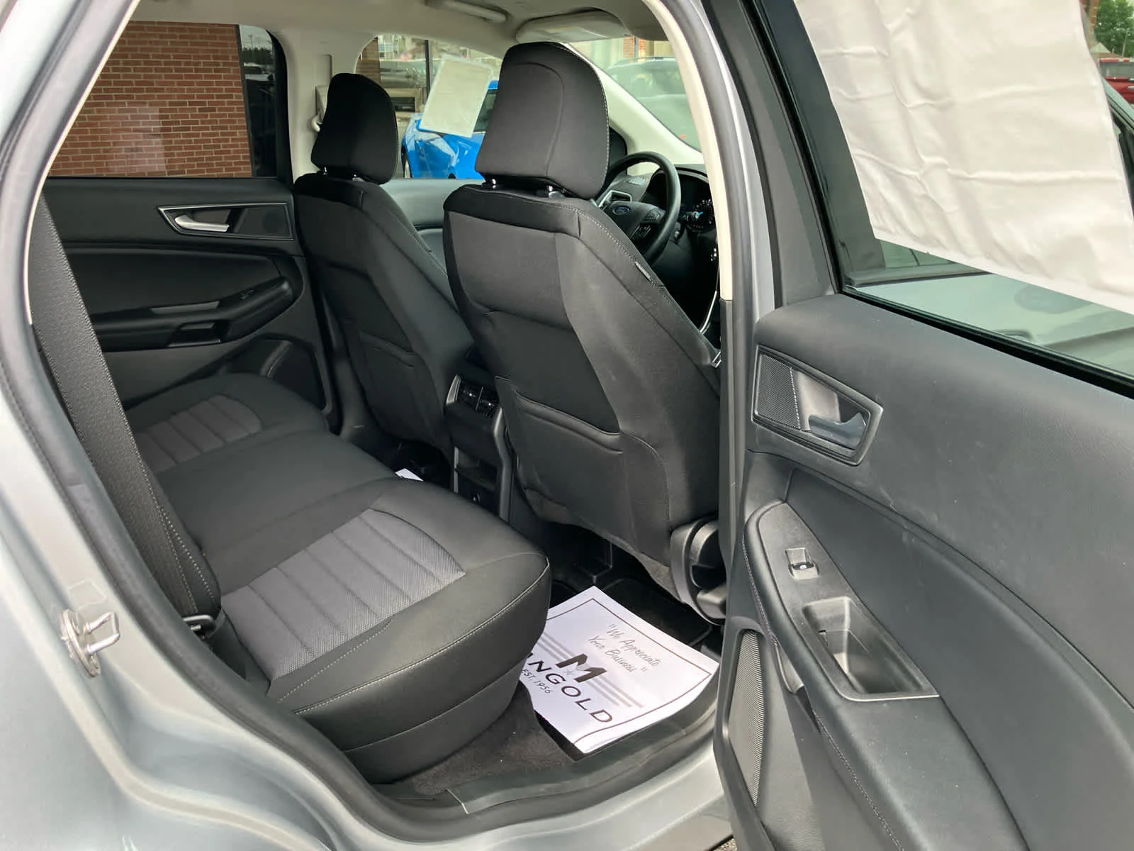 New 2023 Iconic Silver Metallic Ford SE image 19