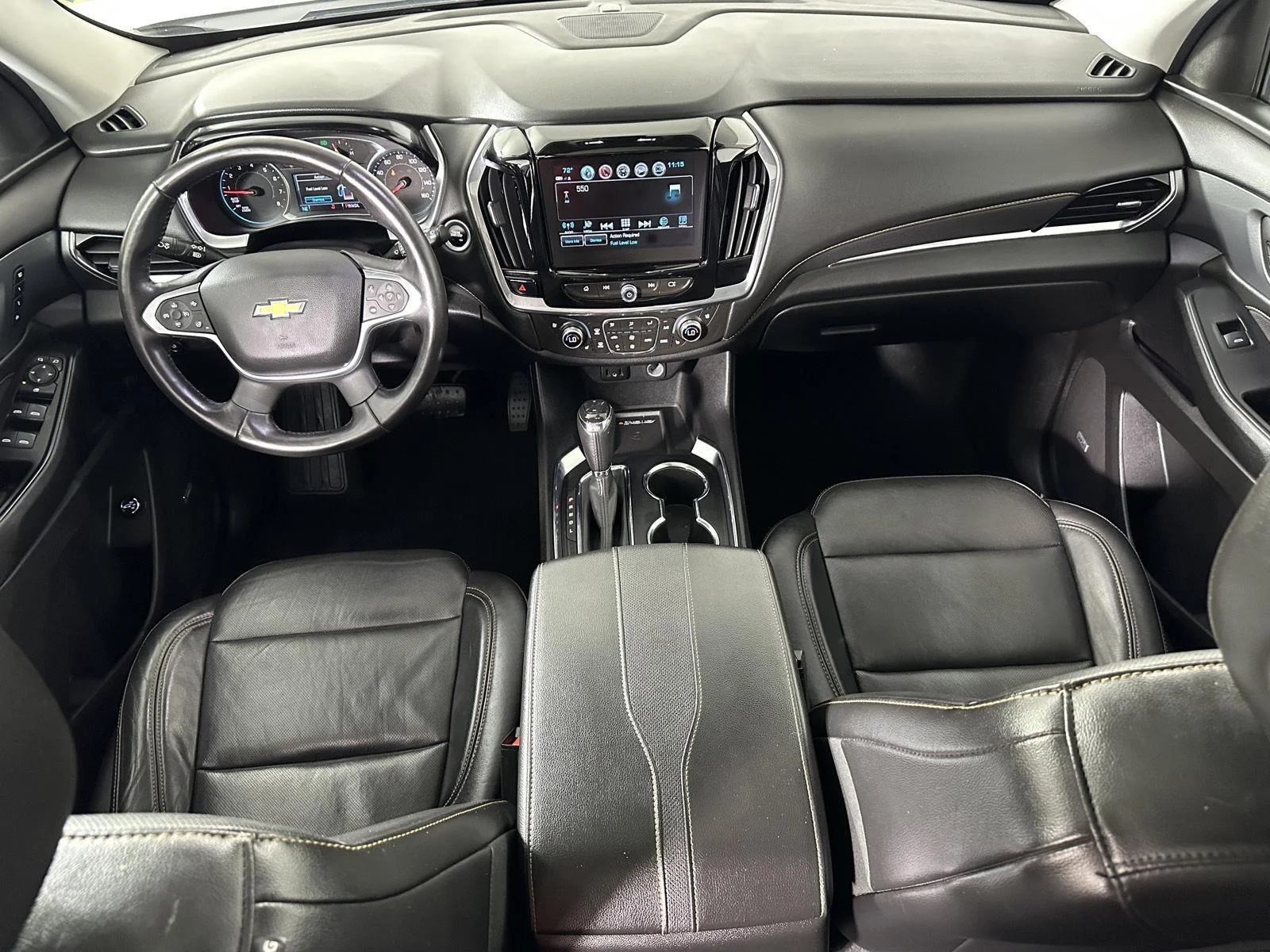 Used 2018 Iridescent Pearl Tricoat Chevrolet Premier image 9