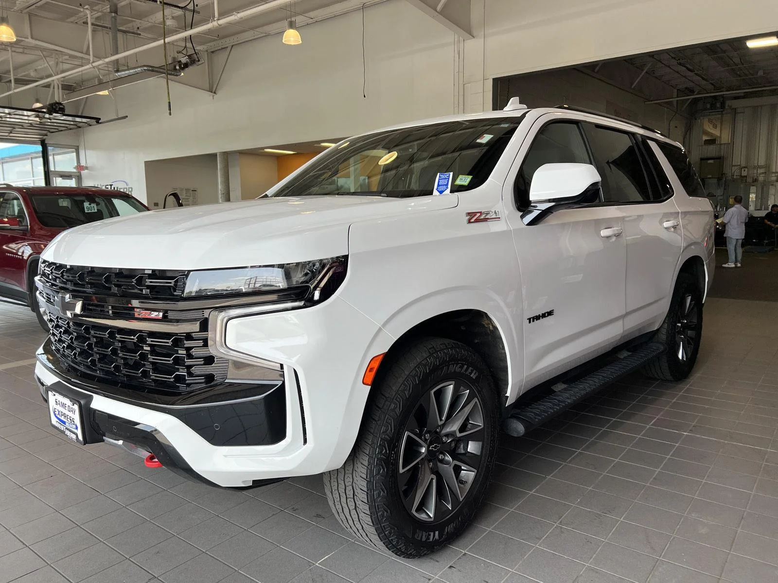 Used 2024 Summit White Chevrolet Z71 image 4
