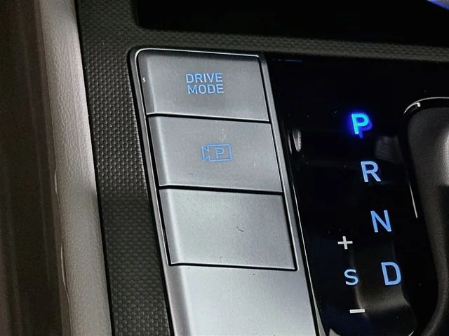 New 2026 Hyundai ELANTRA SE