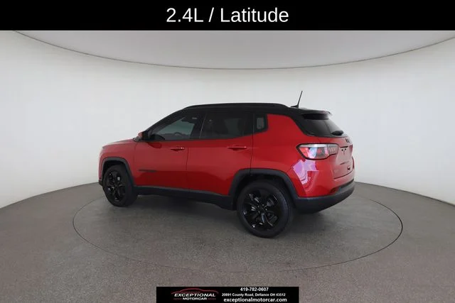 Used 2019 Red Jeep Latitude image 10