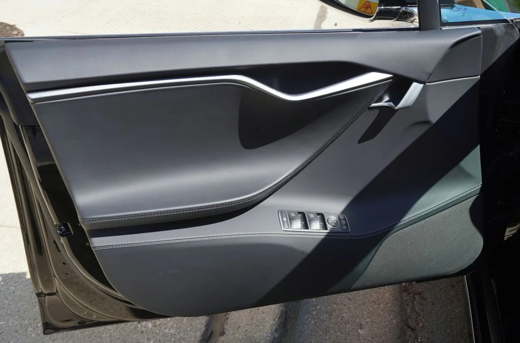 Used 2019  Tesla Performance image 9