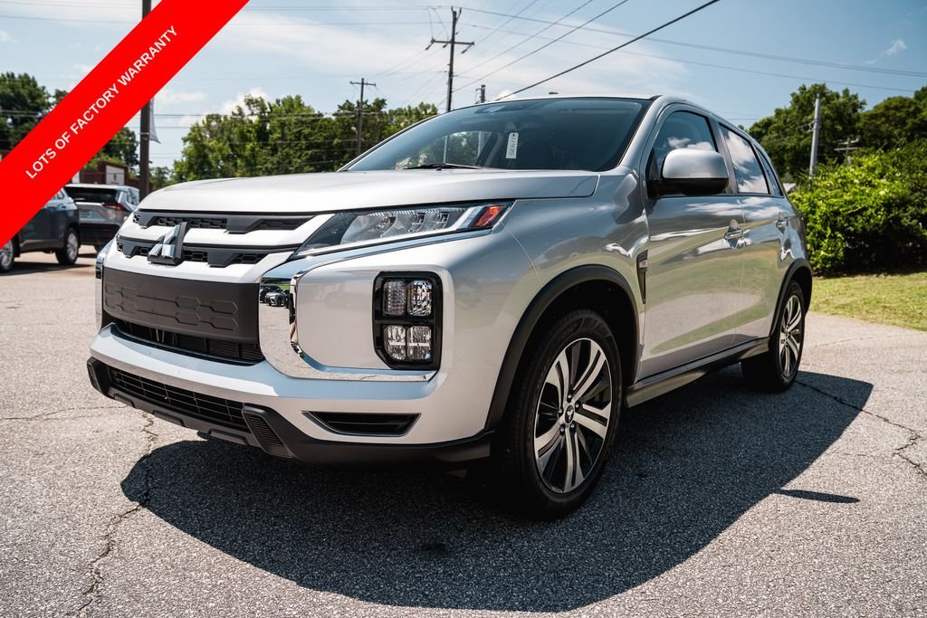 Used 2025 Alloy Silver Metallic Mitsubishi 2.0 ES image 3