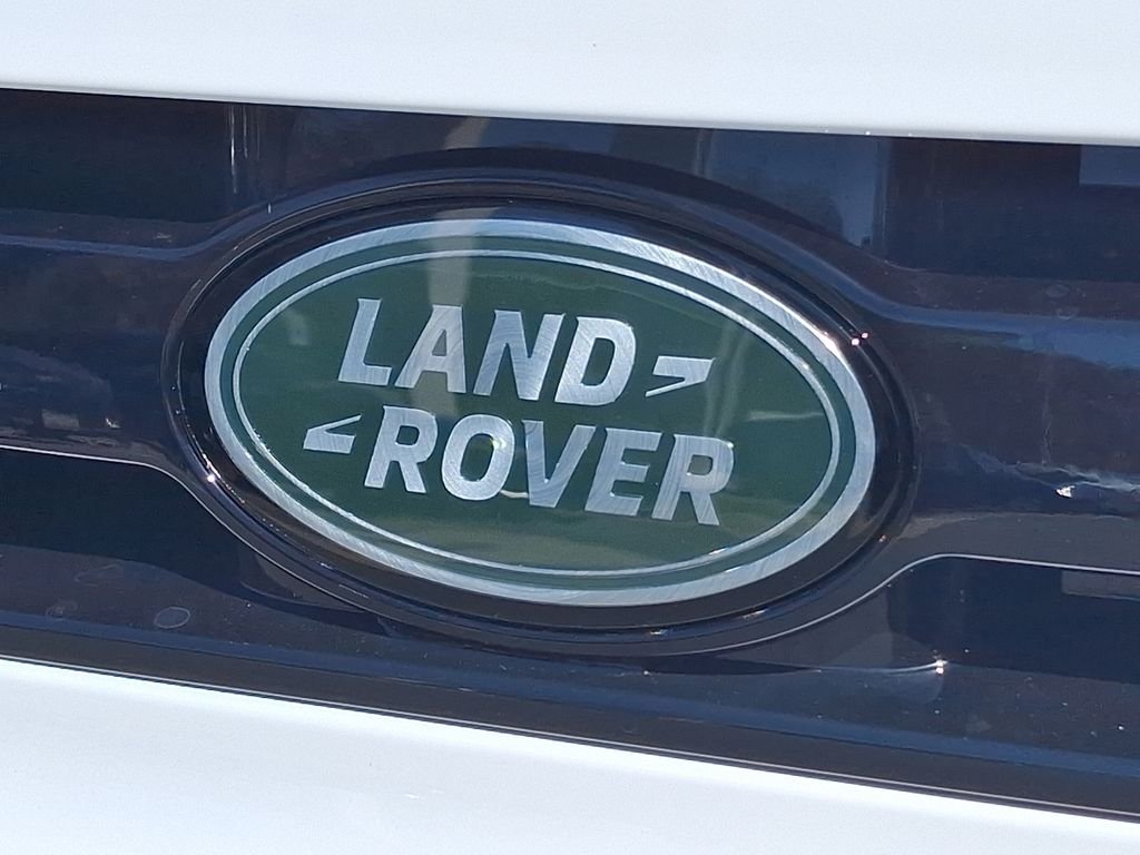 2025 Land Rover Defender S - Photo 21