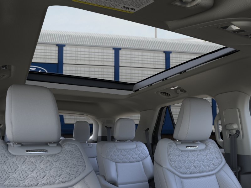 New 2026 Star White Metallic Tri-Coat Ford Platinum™ image 22