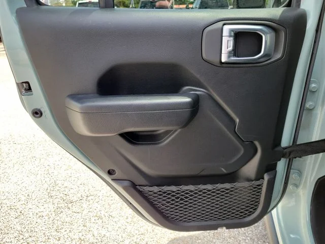 Used 2024 Gray Jeep Rubicon image 14