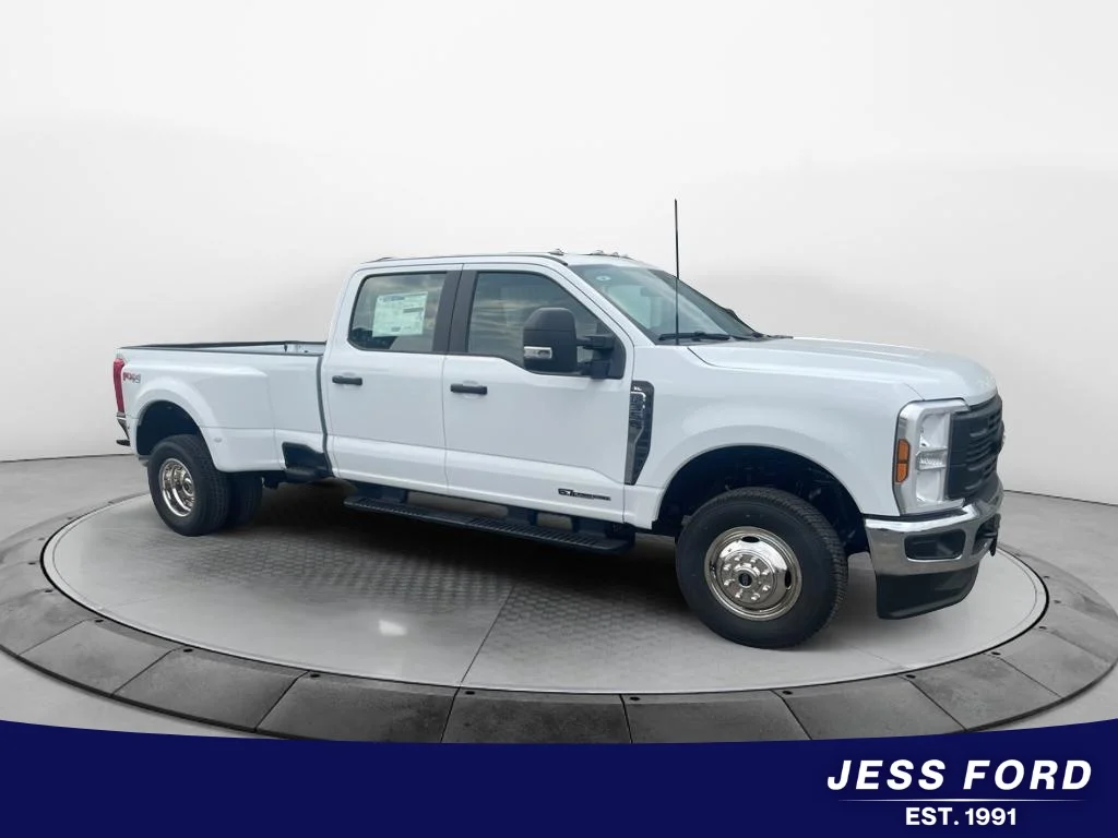 New 2026 Oxford White Ford F-350® XL image 7