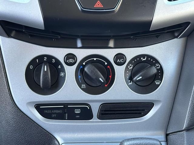 2012 Ford Focus SE - Photo 19