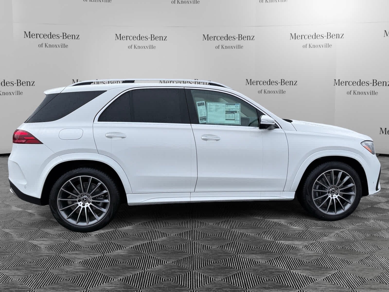 New 2026 Polar White Mercedes-Benz GLE 450 image 6