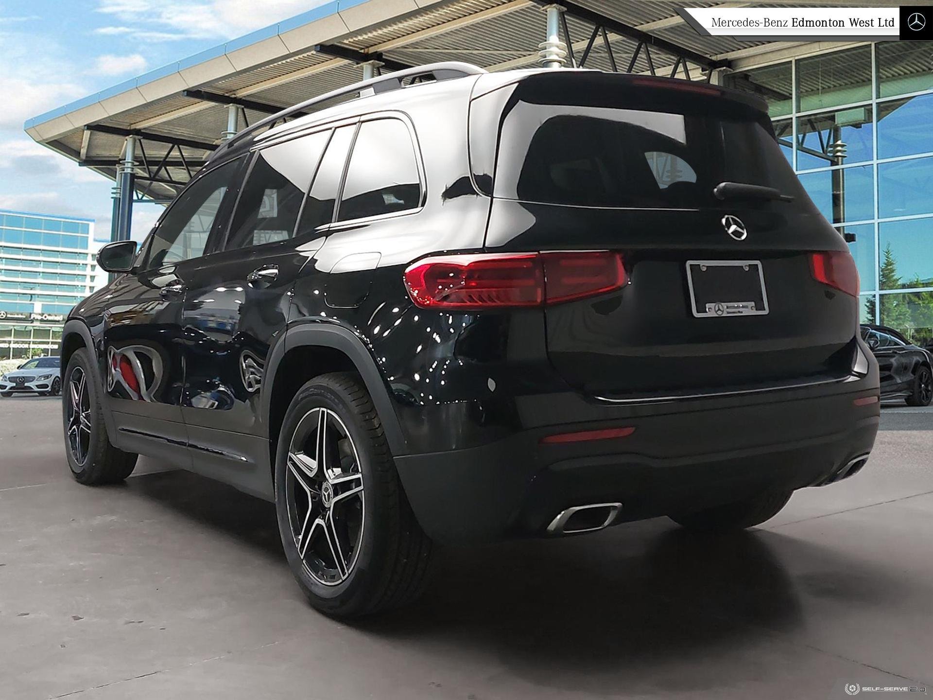 2025 Mercedes Benz GLB 250 4MATIC photo 4