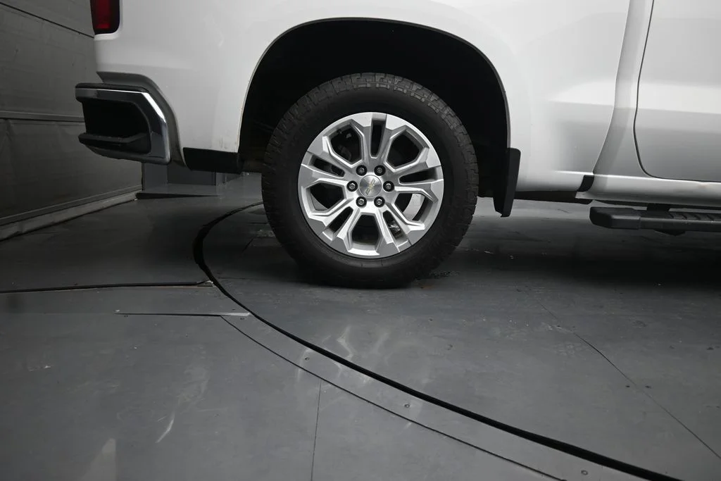 Used 2023 White Chevrolet LTZ image 10