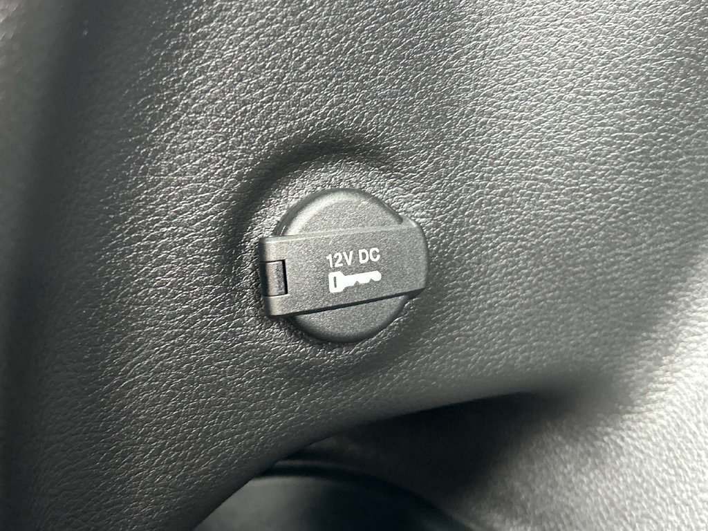 Used 2023 Gray Jeep Latitude image 13