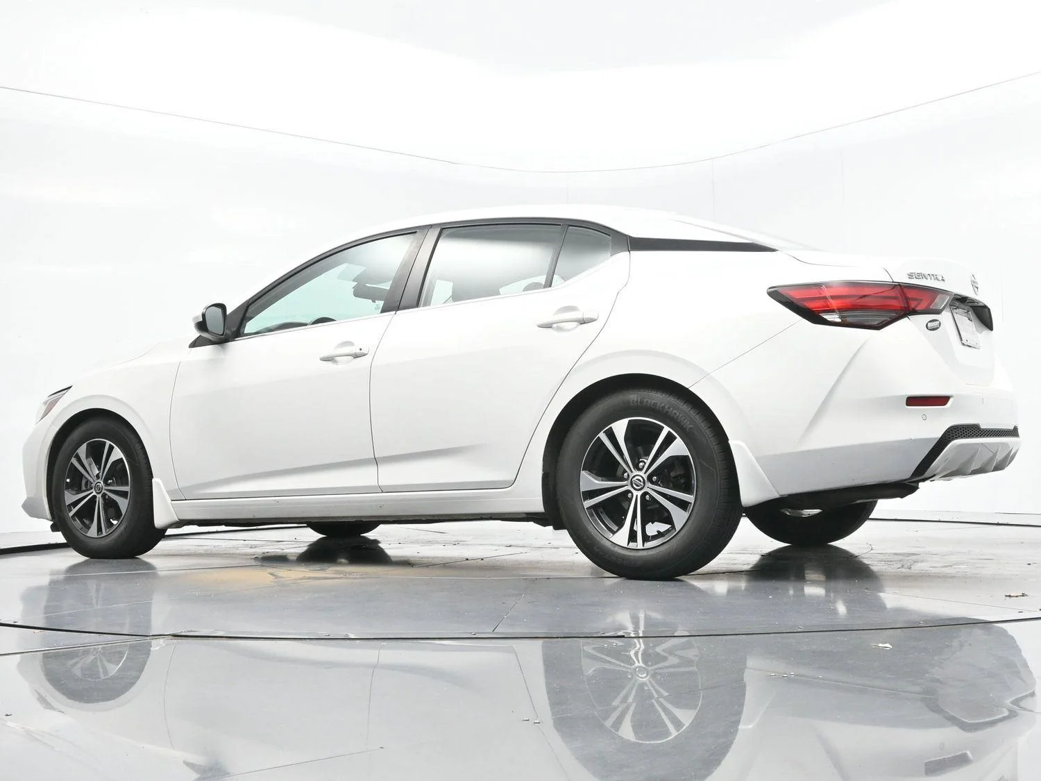 Used 2021 Aspen White Tricoat Nissan SV image 43