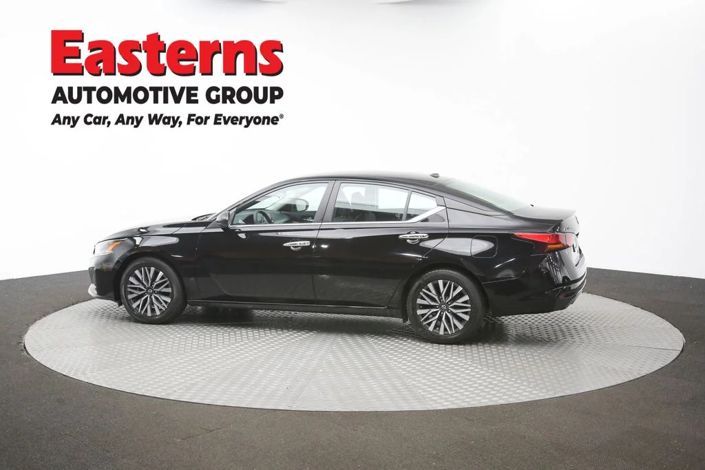 Used 2025 Black Nissan 2.5 SV image 57