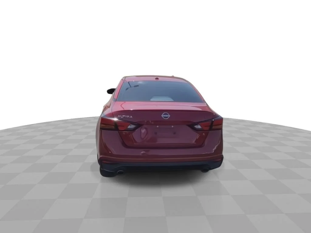 Used 2023 Red Nissan SR FWD image 7