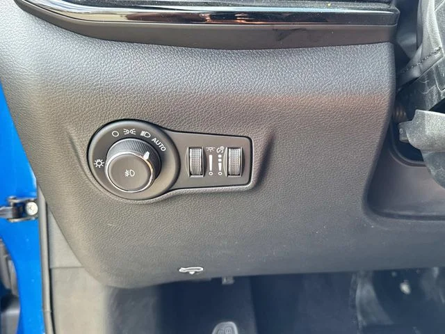 New 2026 Blue Jeep Latitude image 27