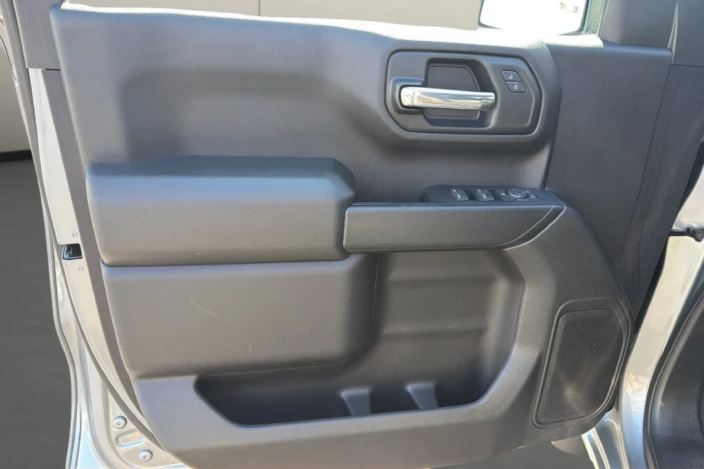 Used 2023 STERLING GRAY METALLIC Chevrolet Custom image 14