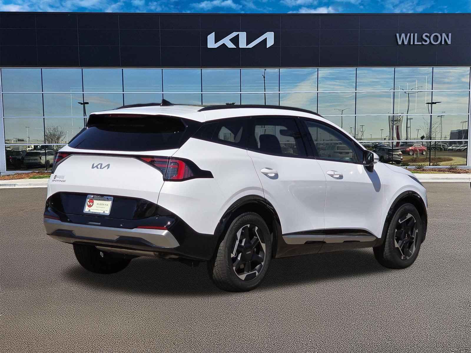 Used 2026 Glacial White Pearl Kia SX image 4