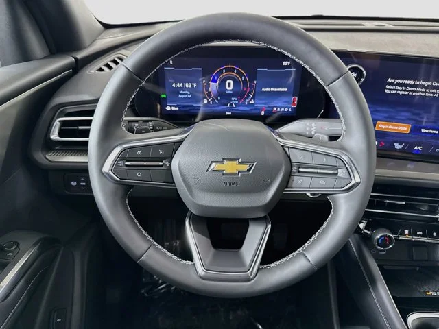 New 2027 Mosaic Black Metallic Chevrolet LT image 11
