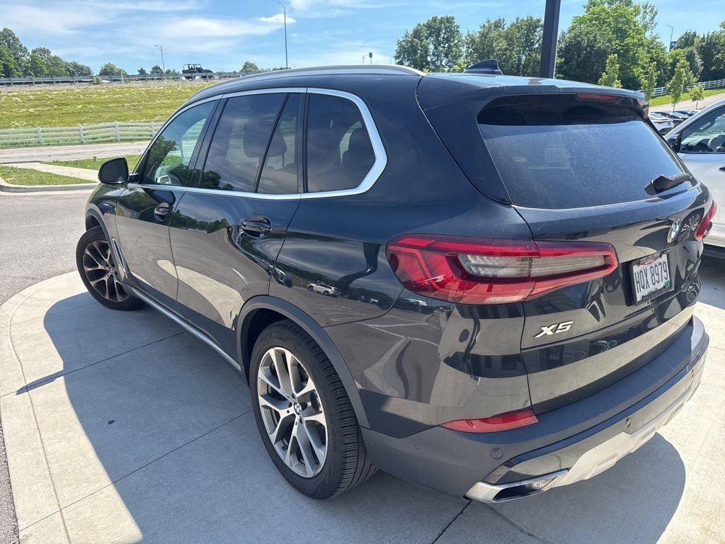 Used 2019 Black Sapphire Metallic BMW xDrive40i image 12