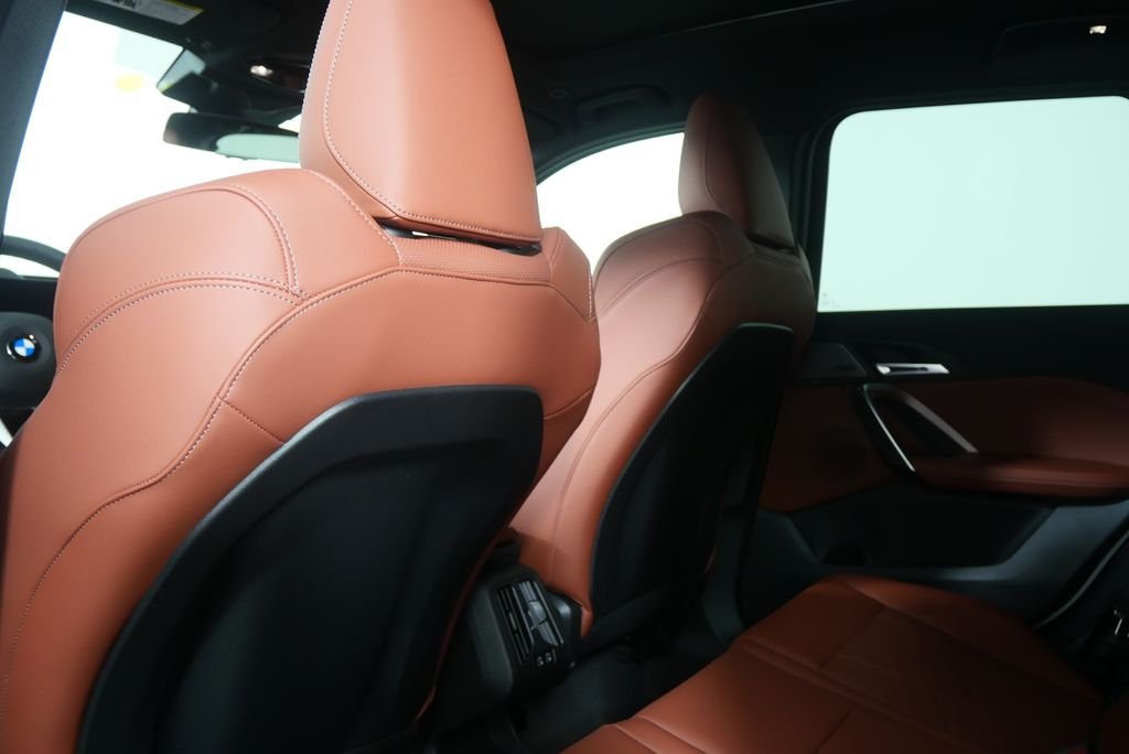 New 2026 Mineral White Metallic BMW xDrive28i image 16