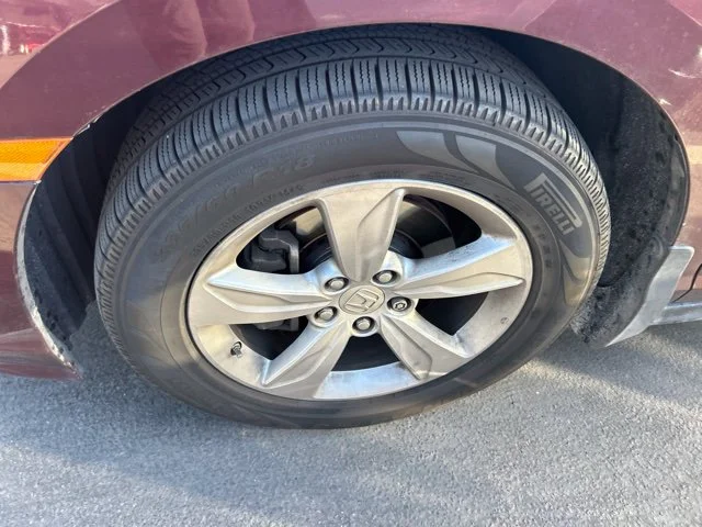Used 2018  Honda EX-L image 4