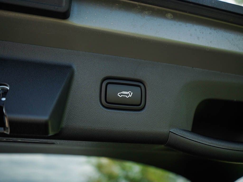 New 2026 Hampton Gray Hyundai SEL Plus AWD image 9