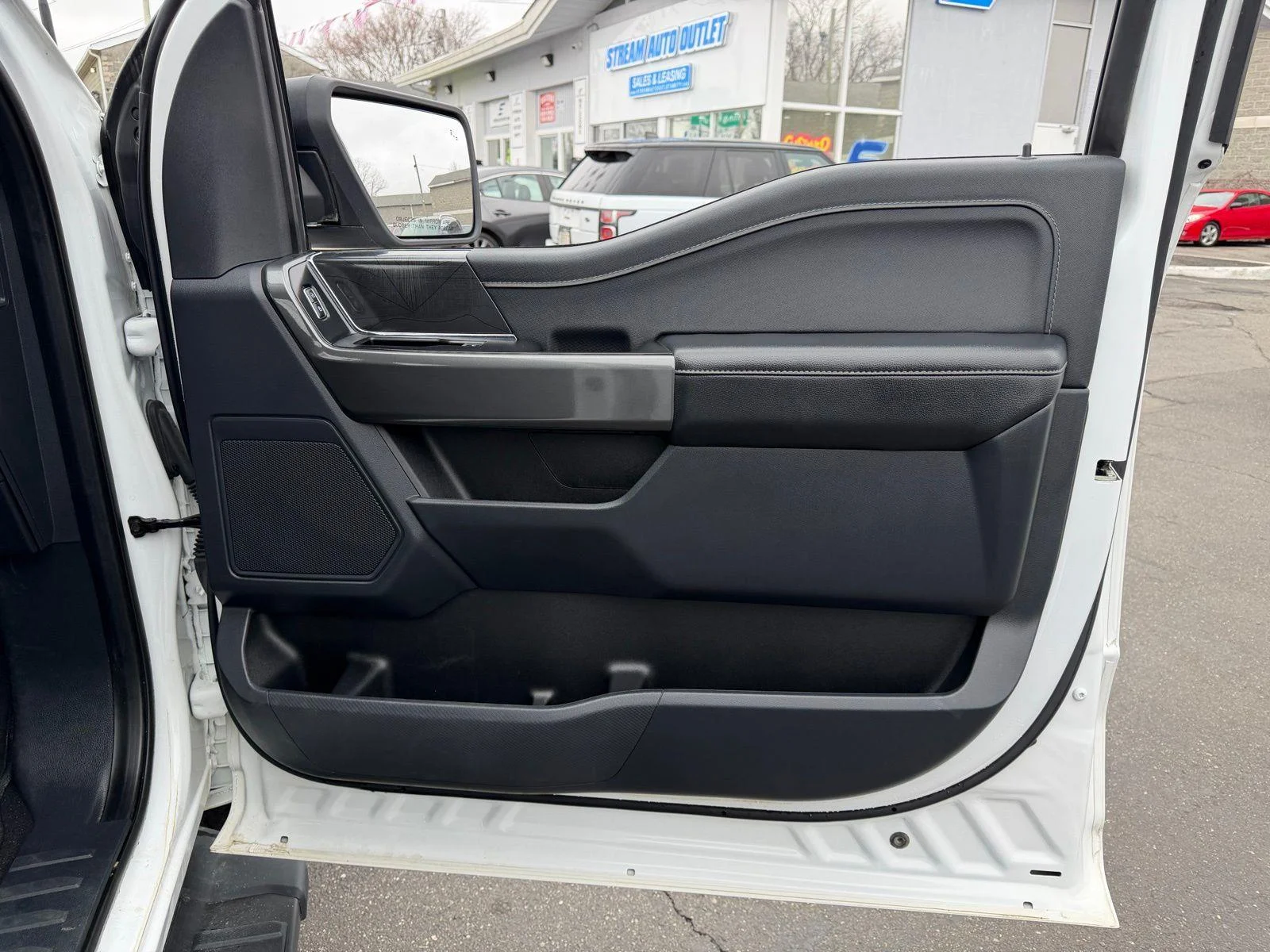 2023 Ford F-150 XLT - Photo 13