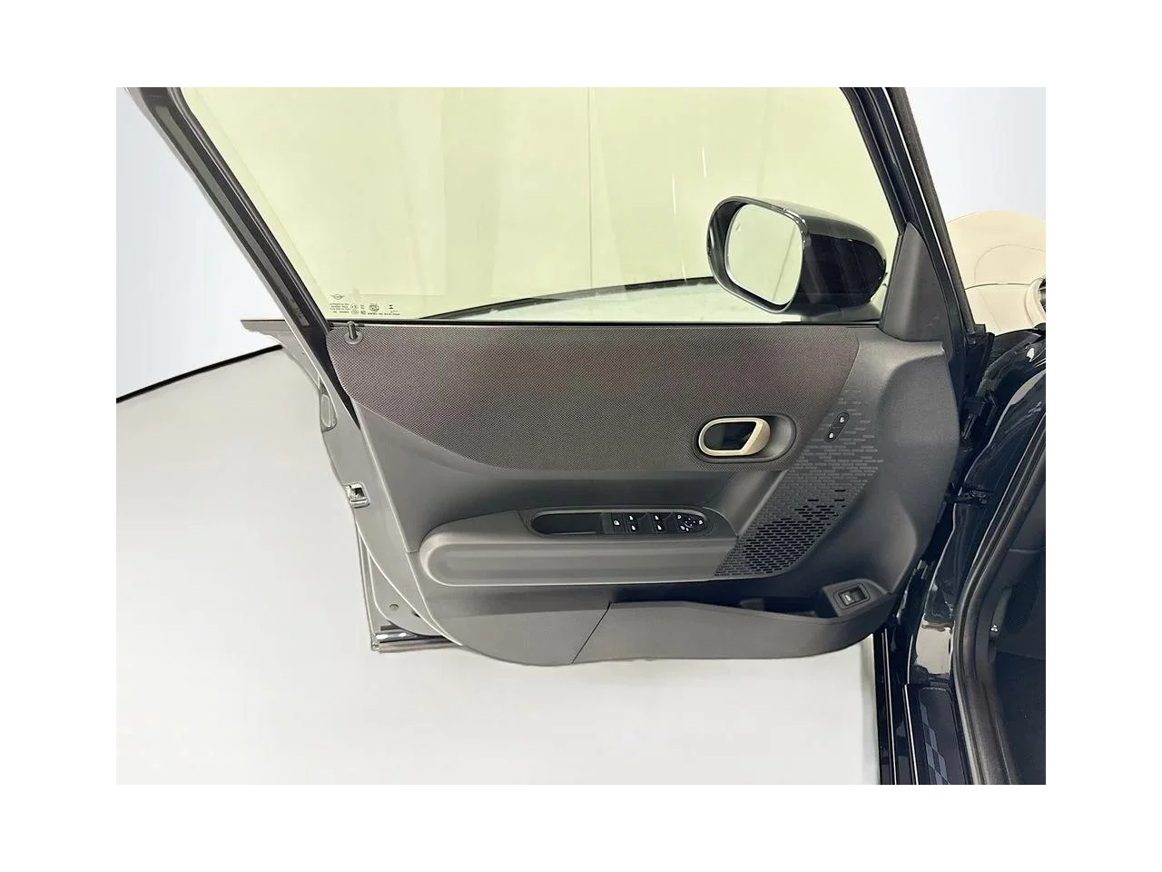 New 2026 Legend Grey Metallic MINI ICONIC image 25