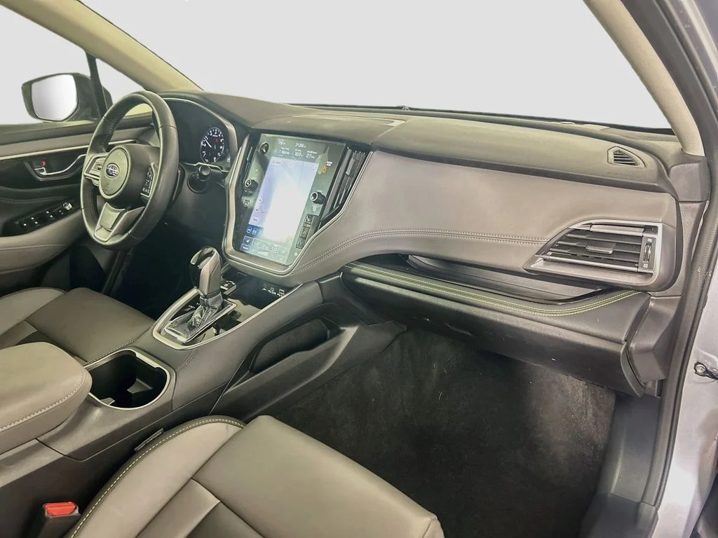 Used 2023 Ice Silver Metallic Subaru Onyx Edition image 31
