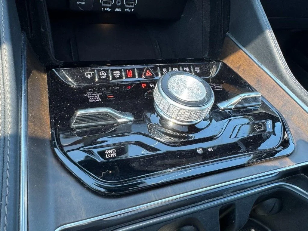 Used 2024 Black Jeep Base image 18