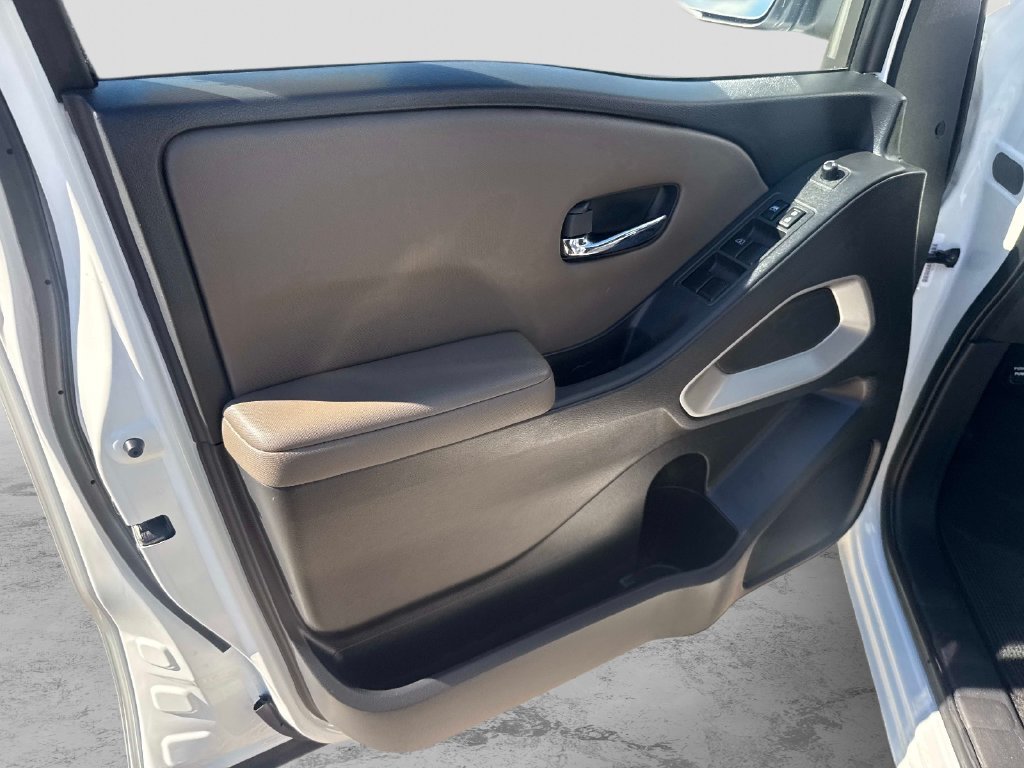 Used 2024 White Nissan SV image 15
