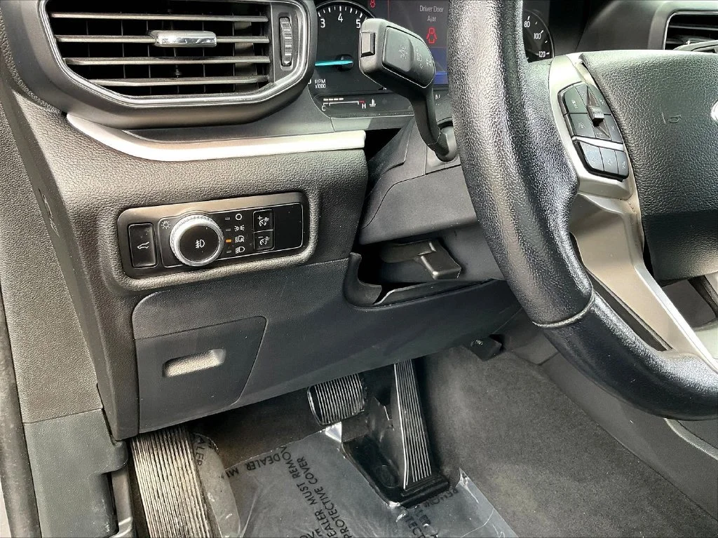 Used 2023 Gray Ford XLT image 24