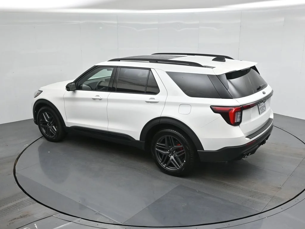New 2026 Star White Metallic Tri-Coat Ford ST image 44