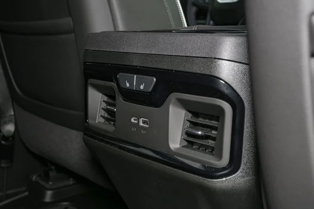 Used 2024 White GMC AT4X image 21