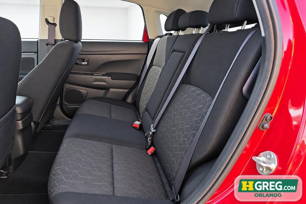 Used 2023 Red Mitsubishi ES image 9