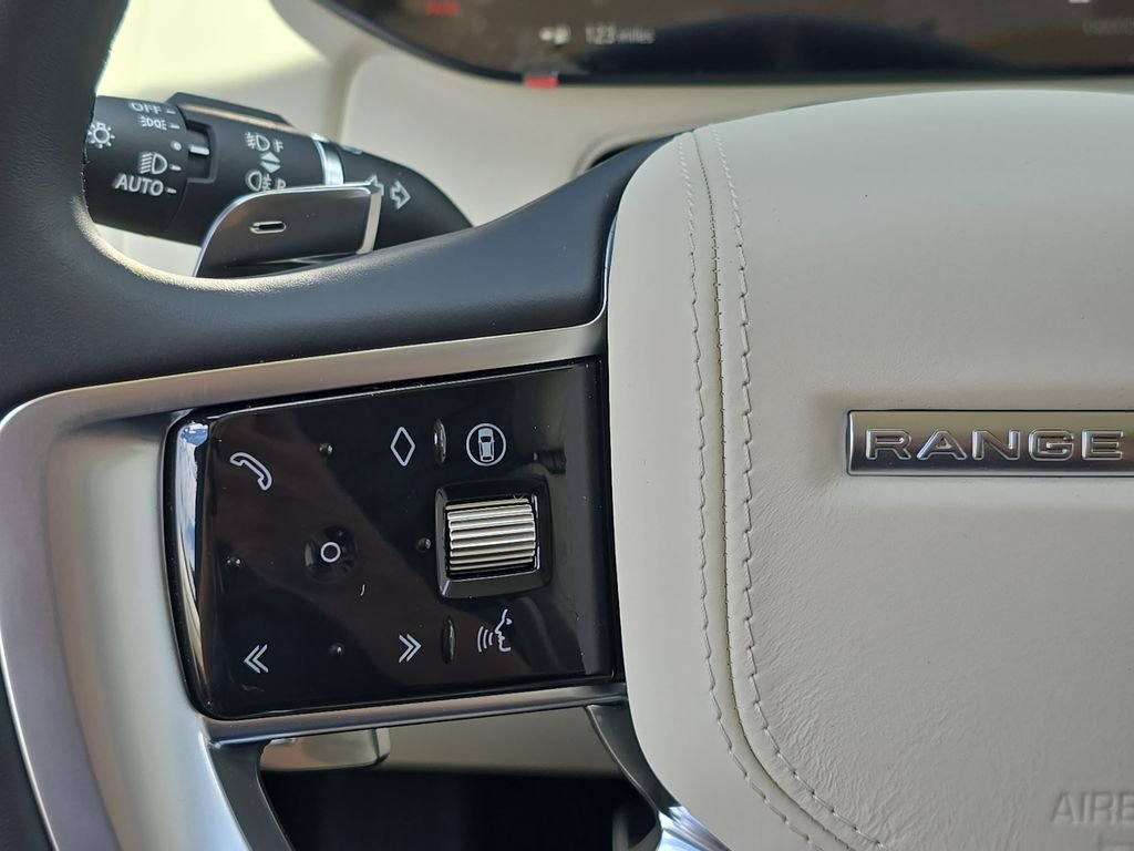 New 2026 Fuji White Land Rover SE image 19