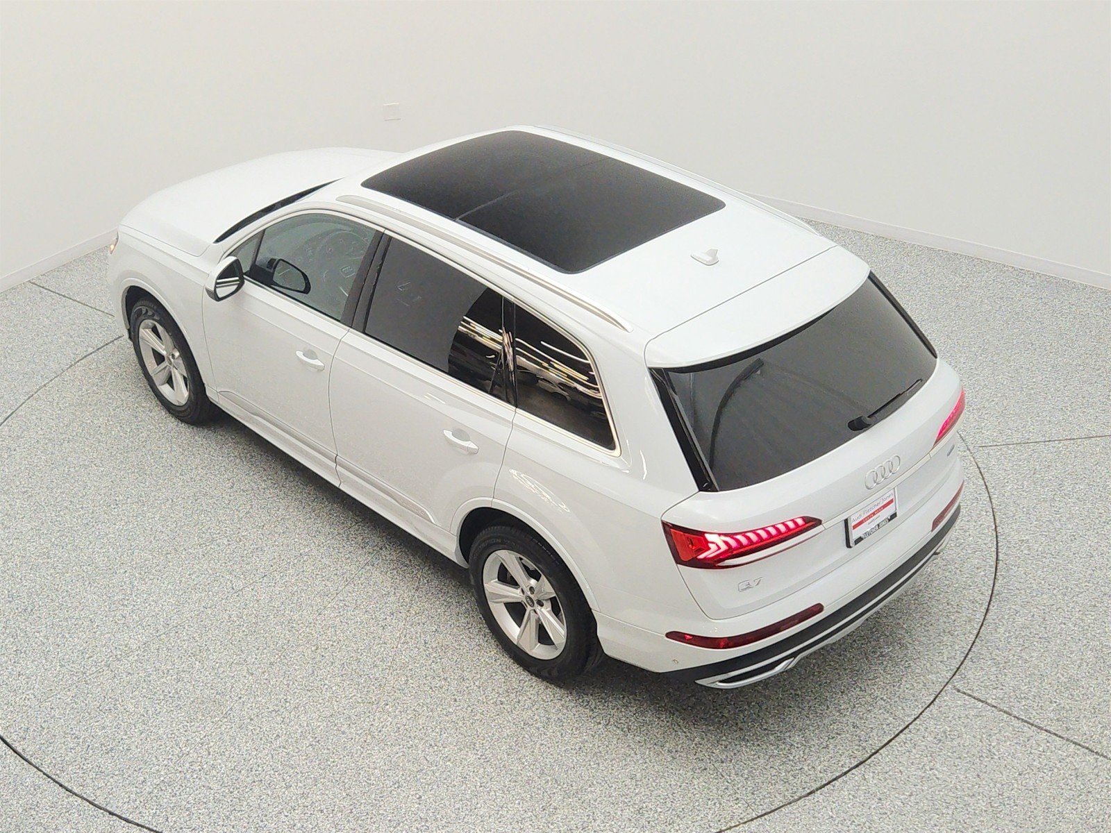 Used 2023 Glacier White Metallic Audi Premium Plus 45 TFSI quattro image 28