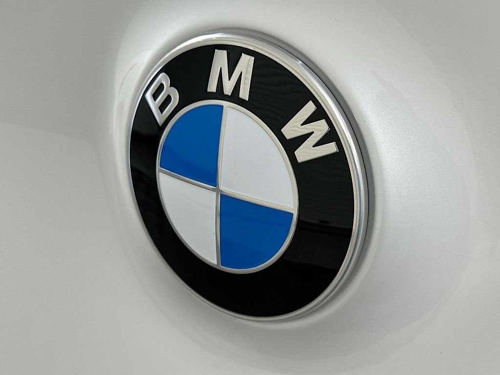 New 2026 Mineral White Metallic BMW 30 xDrive image 22