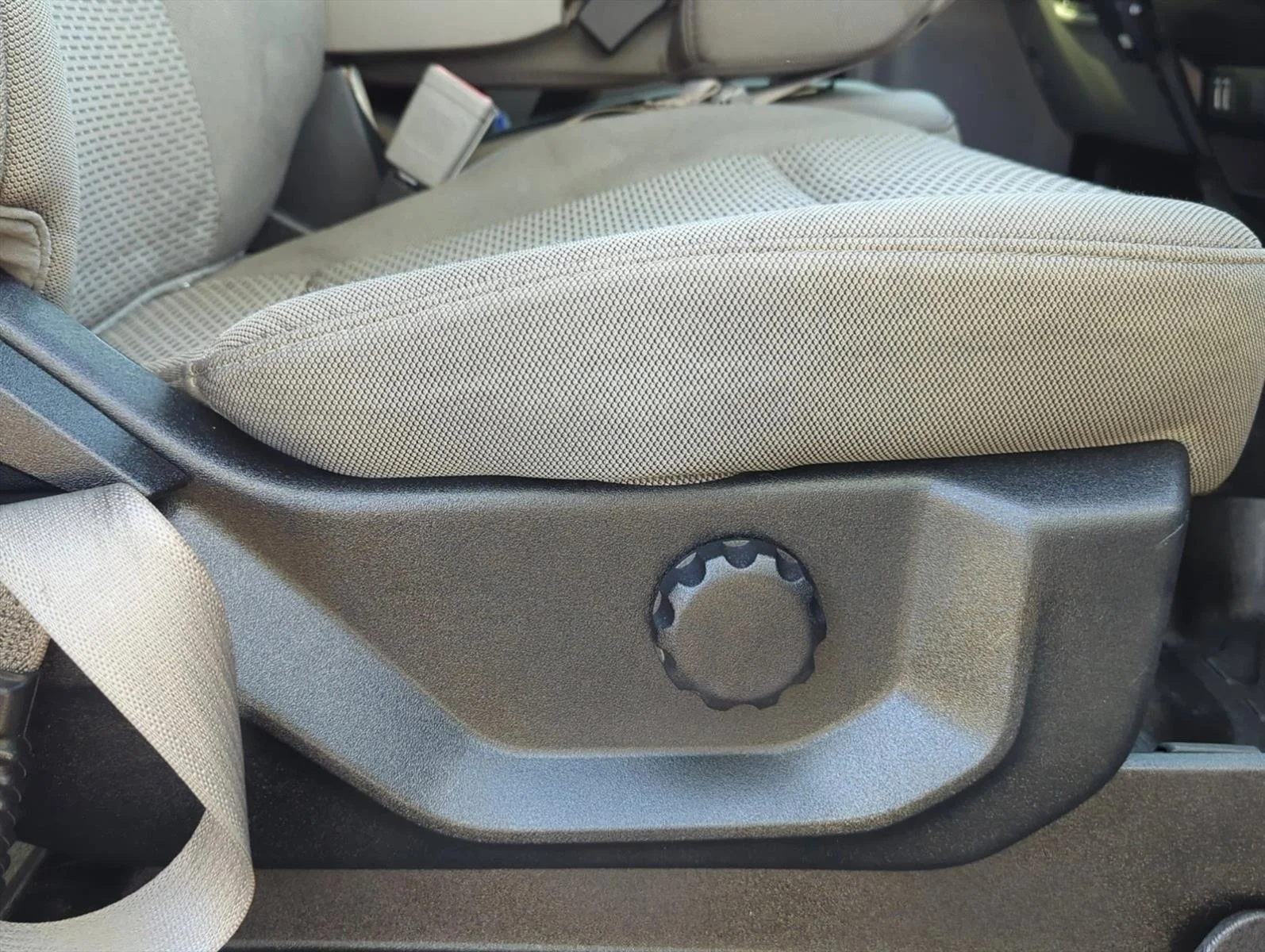 Used 2020 Oxford White Ford XLT image 21