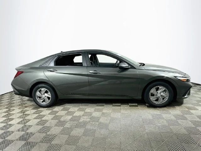 New 2026 Gray Hyundai SE image 2