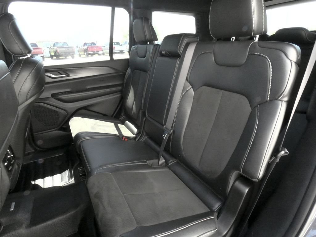 Used 2023 Gray Jeep Altitude image 29