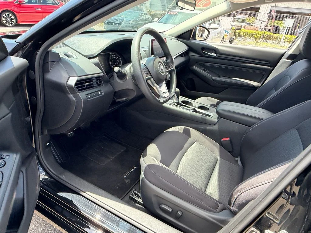 Certified Used 2020 Black Nissan 2.5 S image 11