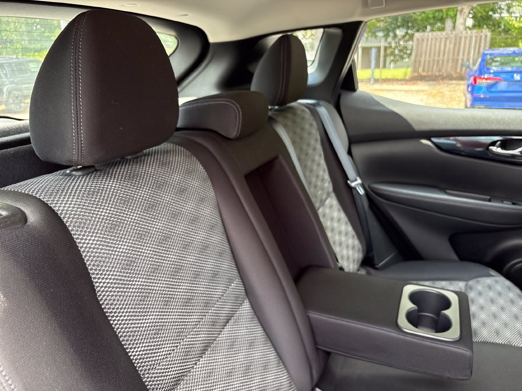 Used 2020 Red Nissan SV image 30