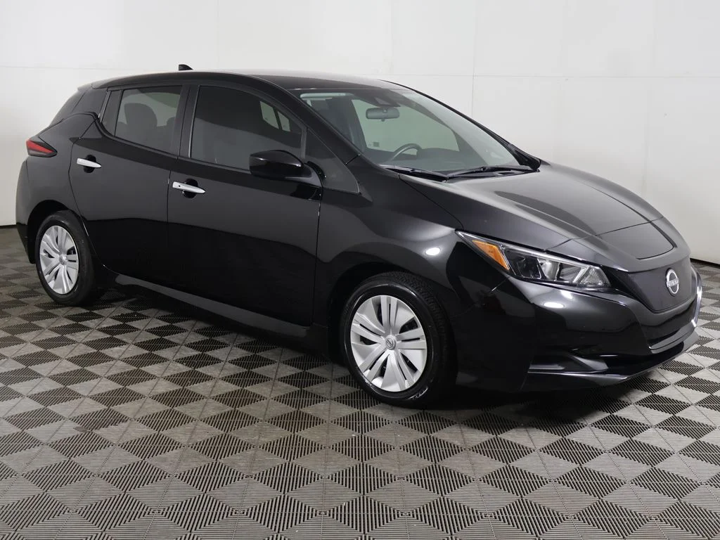 Used 2023 Nissan Leaf S with VIN 1N4AZ1BV4PC562541 for sale in Parma, OH