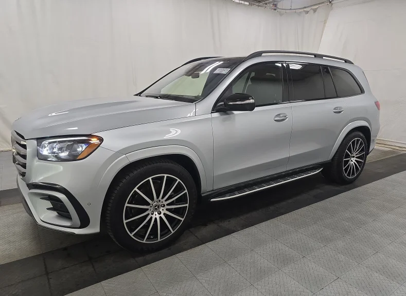 2025 Mercedes-Benz GLS GLS 580 4MATIC's photo