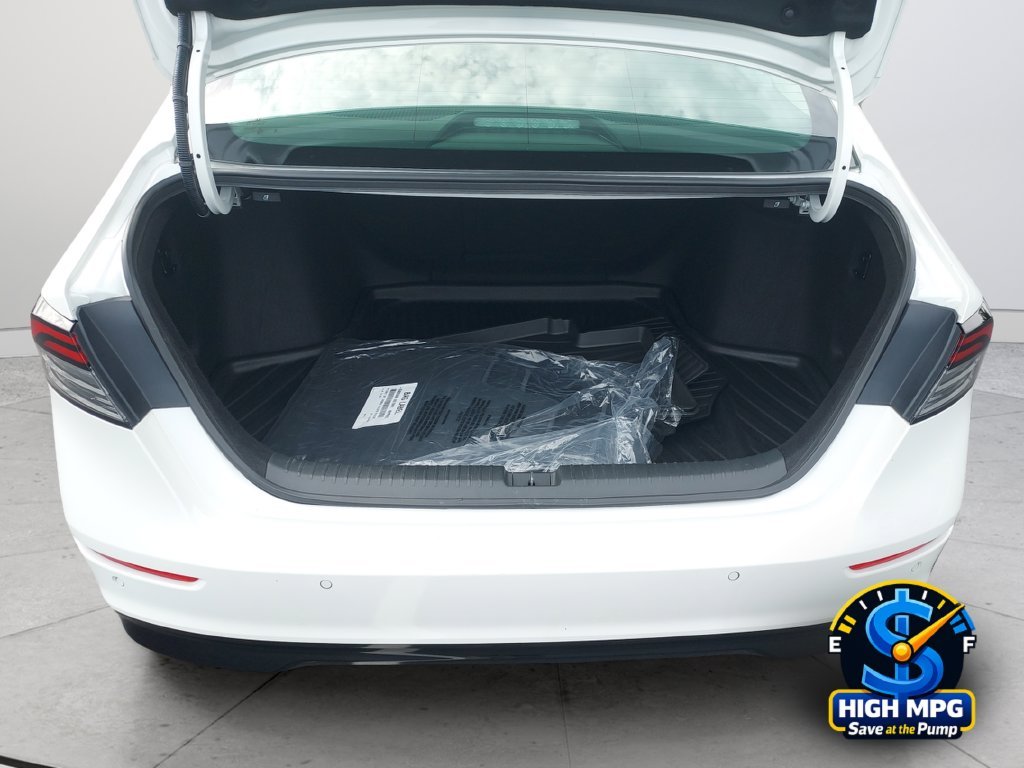 Used 2024 White Honda Touring image 35